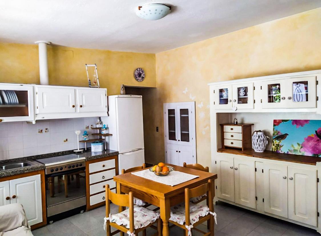 Casa Maddalenina Con Giardino, Vicino Al Mare! Lägenhet La Maddalena  Exteriör bild