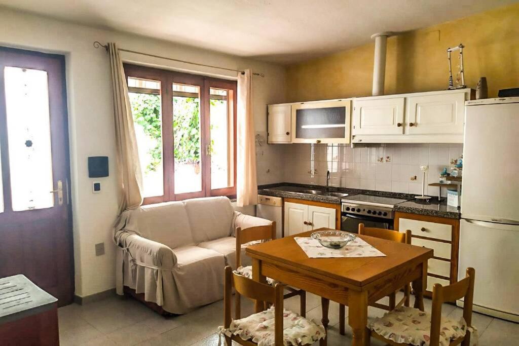 Casa Maddalenina Con Giardino, Vicino Al Mare! Lägenhet La Maddalena  Exteriör bild